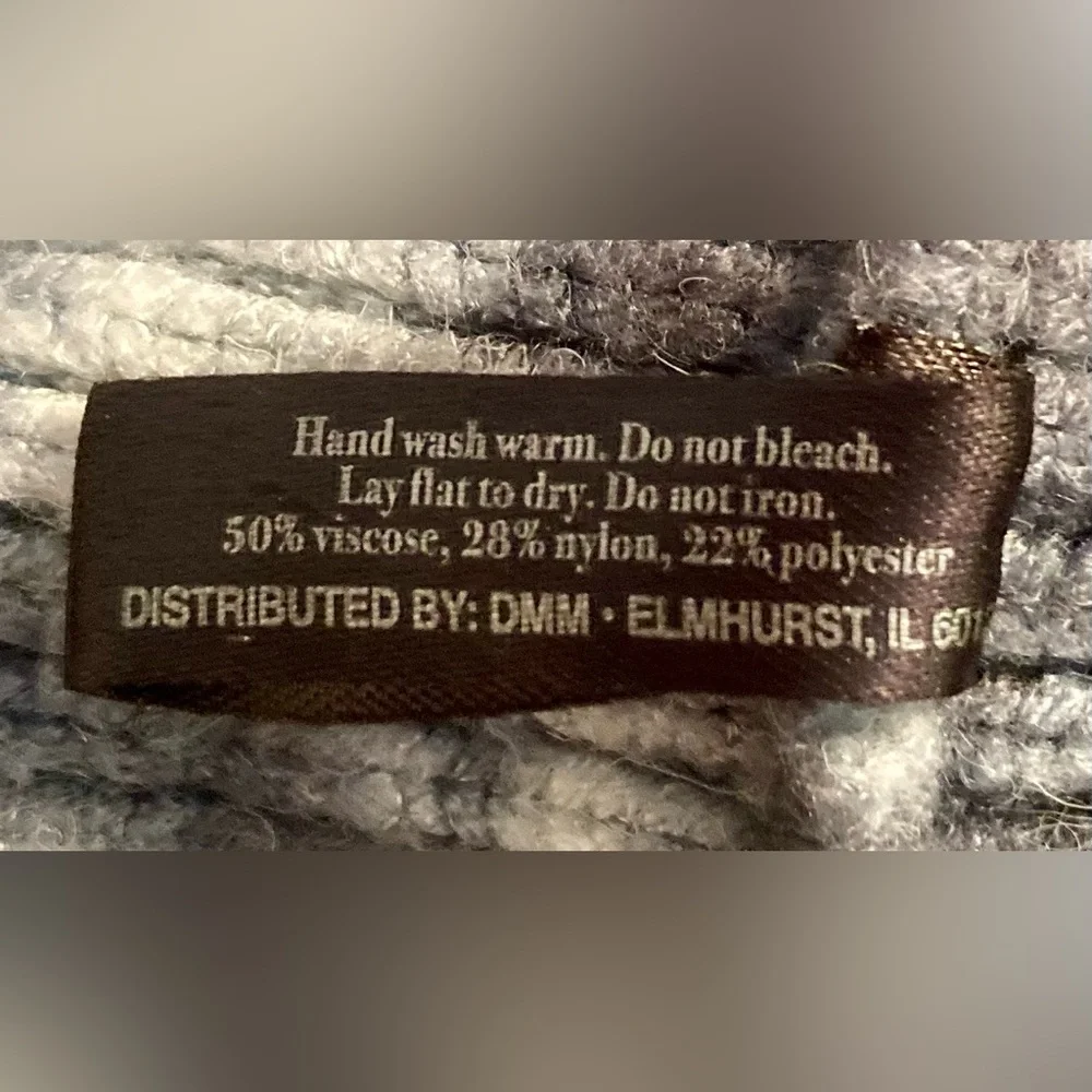 Britt’s Knits Mantra Knit Black & White Infinity Scarf Size 46”x8”